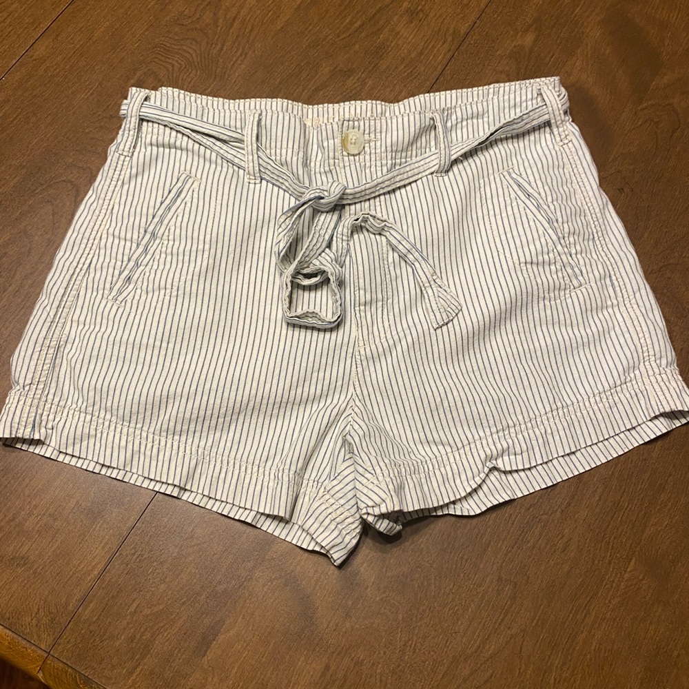 American Eagle pinstriped tie shorts